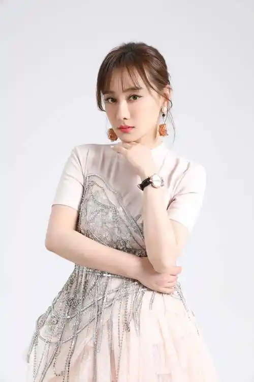 陈德容全新风格时尚写真曝光未来事业新动向令人期待