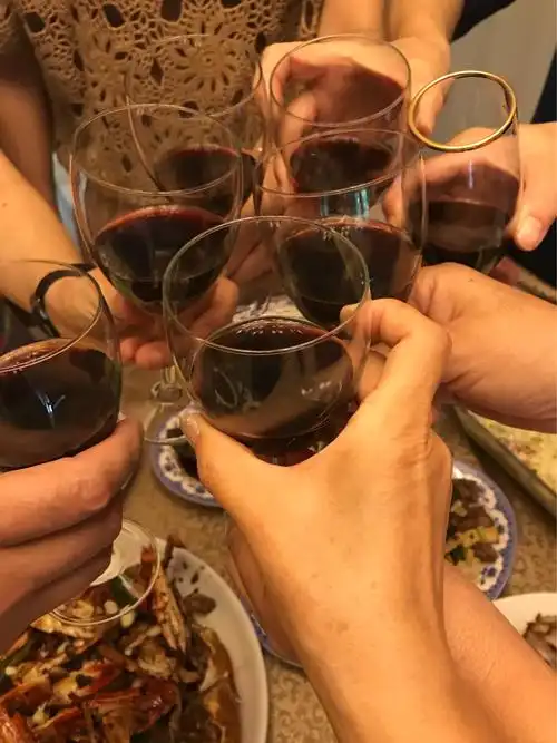 让我们一起干杯