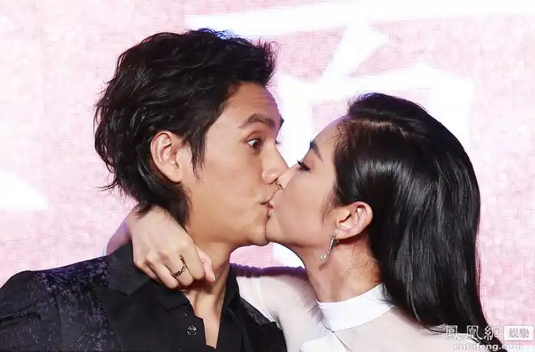 现场主创们大玩亲亲,李冰冰更爆料称与陈坤接吻感受不如