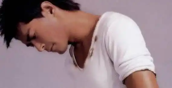 首先介绍一下古天乐在剧中的角色叫地藏,扮演一个贩毒王.