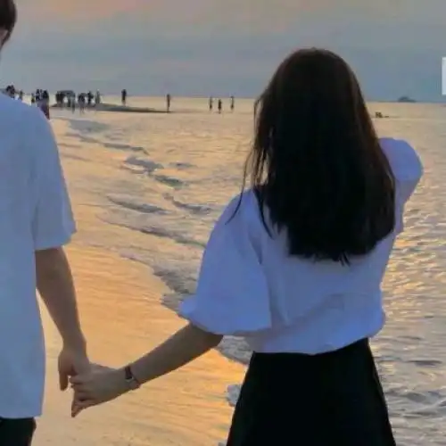 低调秀恩爱的情侣头像好像00后的都喜欢这种风格