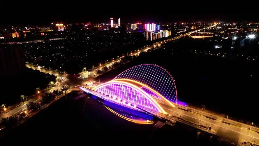 银川凤凰桥愈夜愈迷人