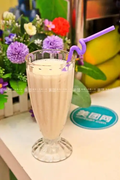 美味尽享  套餐内容 单价 数量/规格 小计 鲜榨果汁8选1 香蕉牛奶