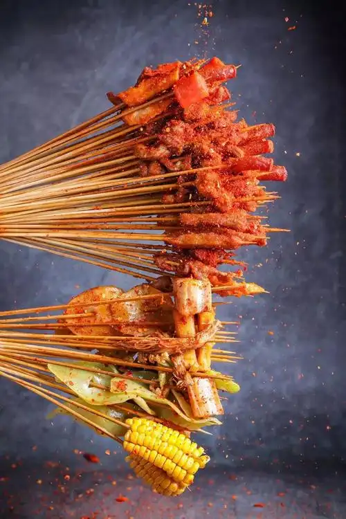 炸串情怀乐彡二荆条油炸串串小小一串陪伴着心事诉说也被厚实的大手