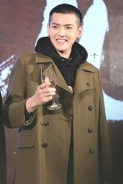 2016吴亦凡《老炮儿》庆功宴_高清图片大全-爱豆app