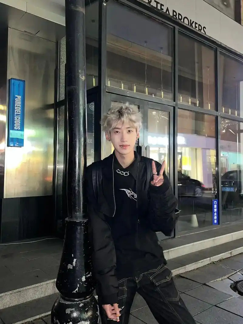 不用为了我晚睡的 目前还没有谈恋爱的打算#冷少 - 抖音