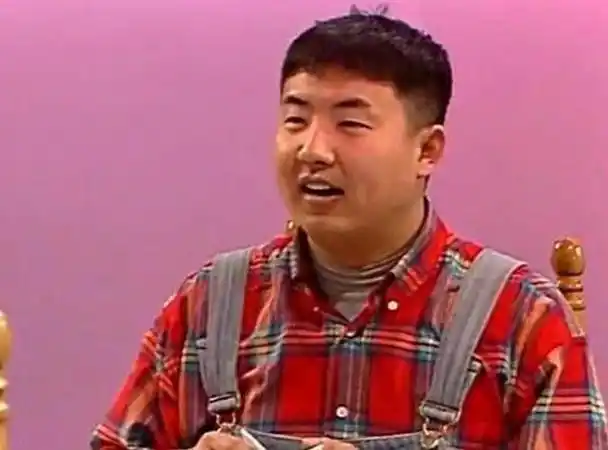 1992年,宁文彤又一次亮相于儿童科幻剧《小龙人》的拍摄现场,这次他