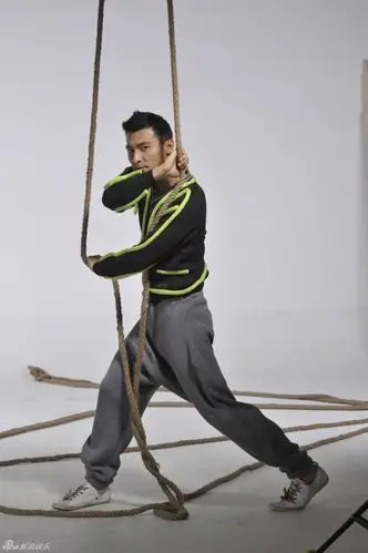 组图贺刚型男时尚大片秀肌肉释放荷尔蒙魅力