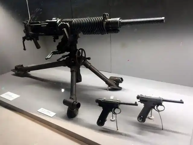 缴获日寇的"九二式"重机枪
