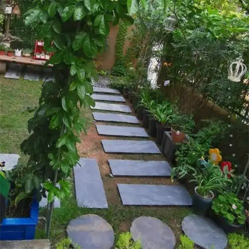 其中的一个角落用来开辟花园,能够改善农村院子的环境,使得整个小院