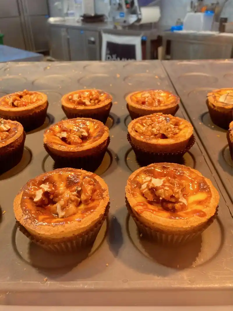 99吉祥村地铁口-momopark-四楼 95主营各种蛋挞,看到就让人73