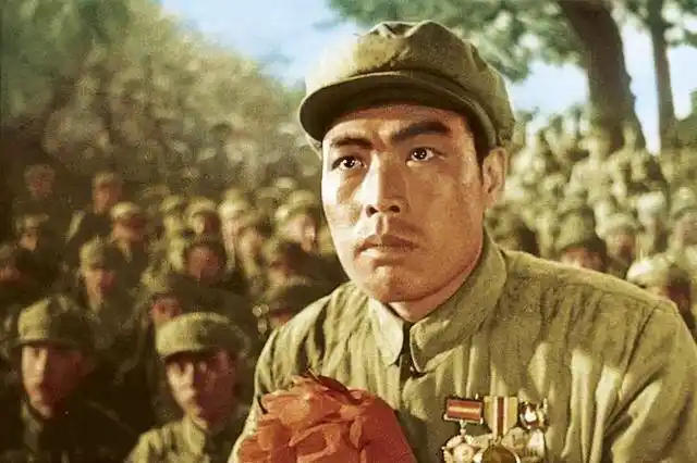 难得看到的电影《英雄儿女》彩色剧照