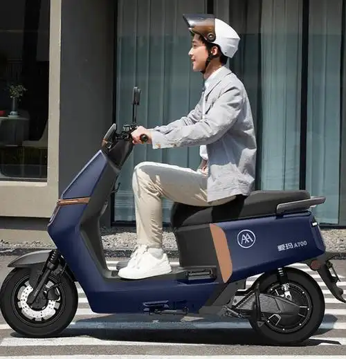 金箭推出"高续航"电动车,极速80码,72v45ah电池,续航400里