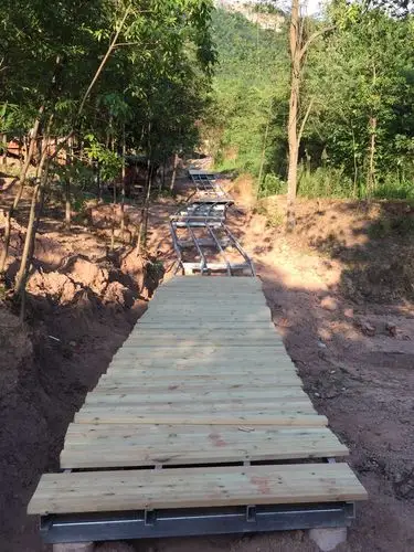 木栈道施工,预计月底可以完工