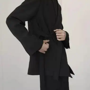 西装头像不露脸黑白 黑白头像图片大全 -【爱个性】