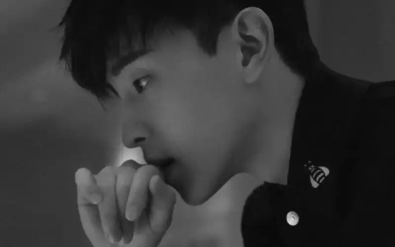 邓伦帅气迷人写真图片桌面壁纸