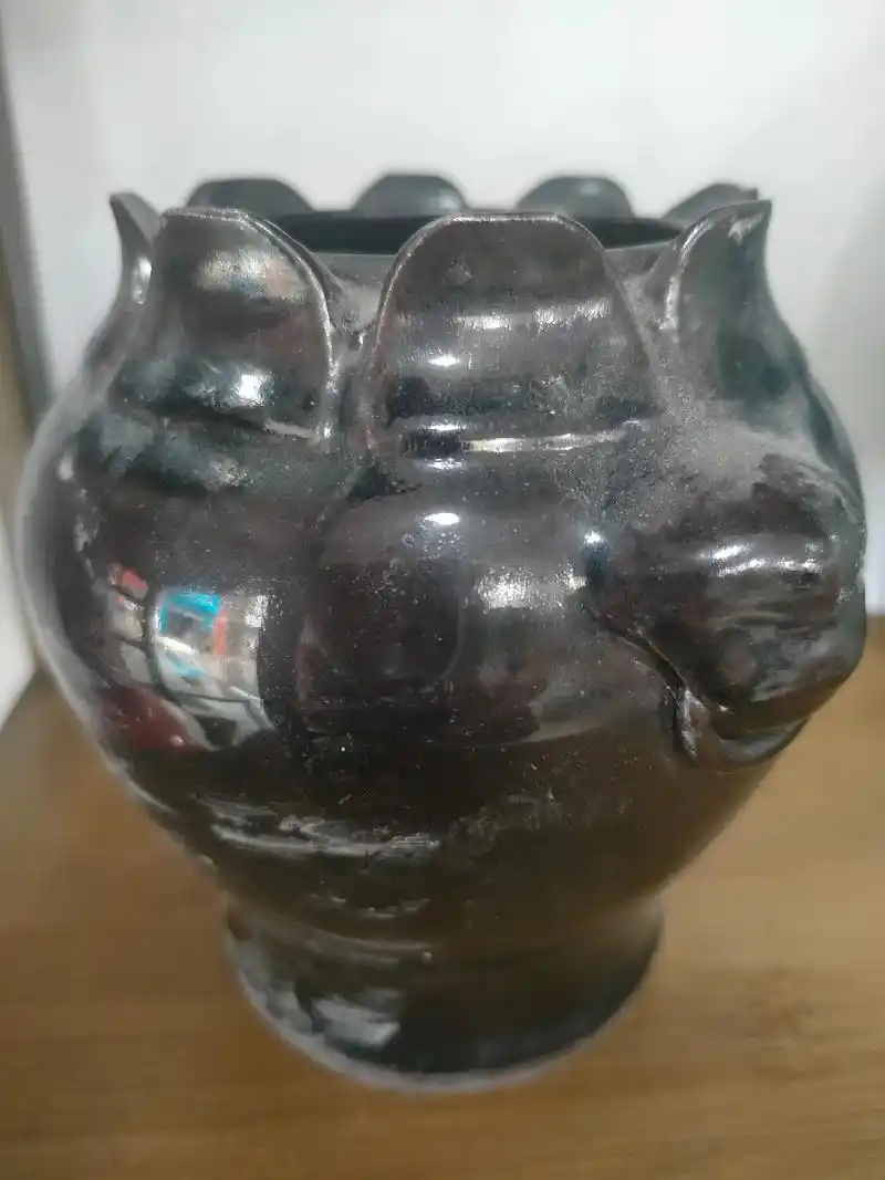 花口兽耳黑釉小罐.#老瓷器 #藏品 #单色釉 #文房雅器 # - 抖音