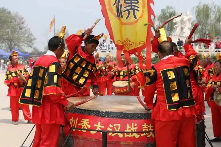 战鼓敲响了真是要冲锋吗?揭秘古代击鼓进军,鸣金收兵的具体操作