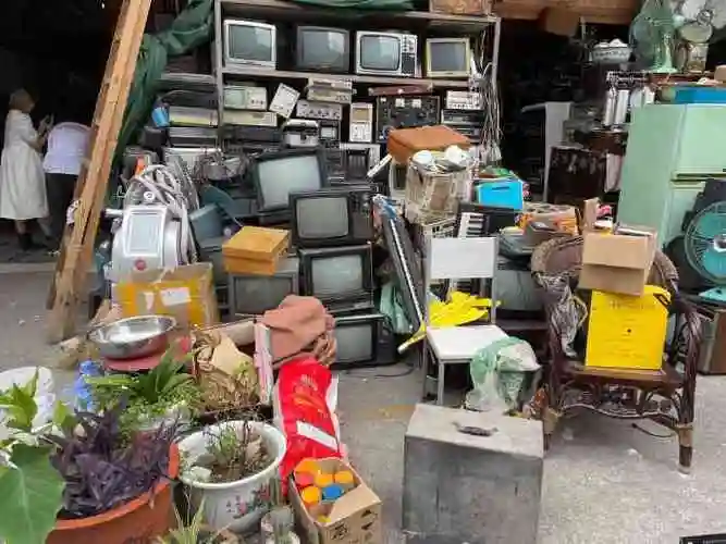 杭州半山旧货交易市场e区-"位置很远的一个市场,售卖的都是二手旧货,.