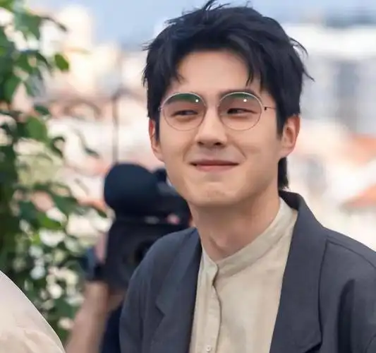 刘昊然颜值"断崖式"下跌?网友:憔悴油腻,像"父辈"!