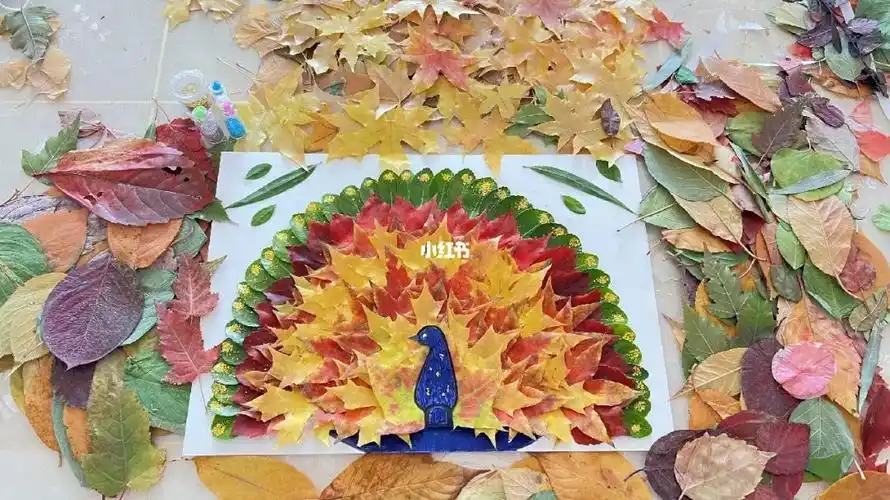 树叶贴画孔雀开屏