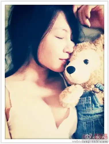 前av女优观月雏乃私照 最爱自拍秀性感身材(图)