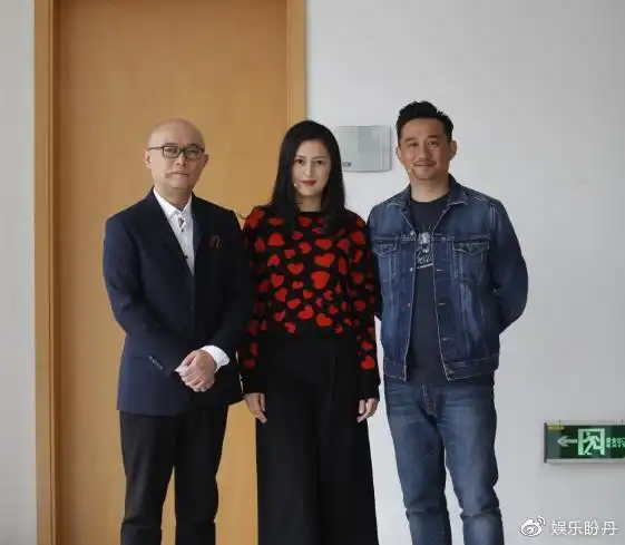 黄澜原来是经验丰富节目上指导女嘉宾情感私下里却和丈夫离婚