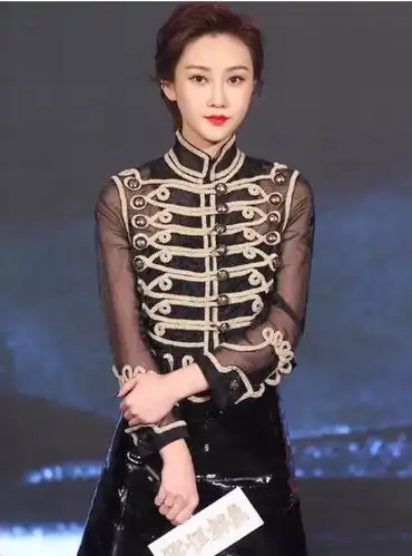 佟大为前妻离婚被骂惨如今30岁美出了少女的模样