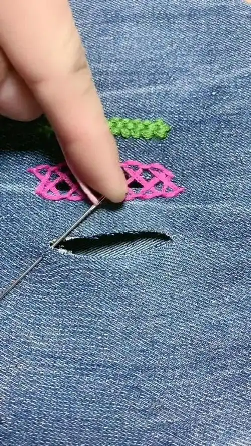 破洞的地方可以这样缝,这种针法很少见,今天教给你们了