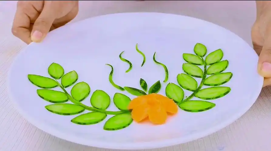 黄瓜制作兰花边盘式 蒲兴生鲜