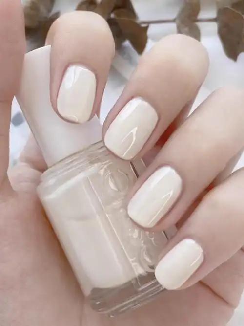 小喵 的想法: 纯色系美甲,简约而不简单 | 有时候,干净比时髦更重要~