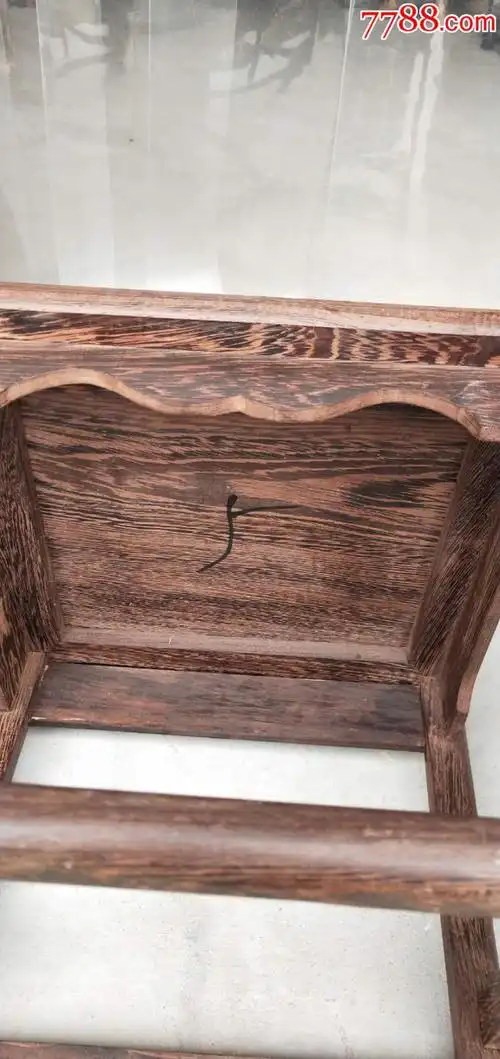 鸡翅木椅子一对,老料新工,做工精致,高端大气-价格:1800.