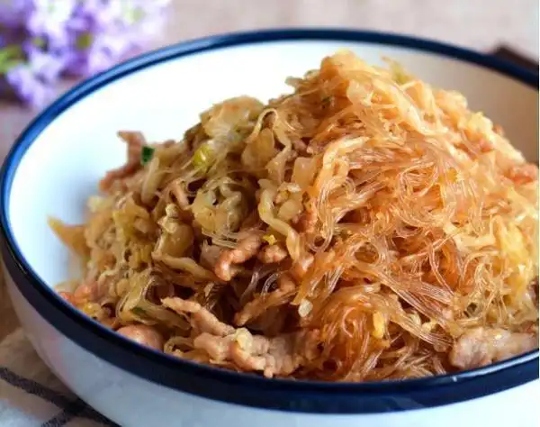 肉丝酸菜粉丝,北方人冬天的当家菜