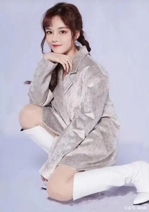 今日图集分享:黄霄云