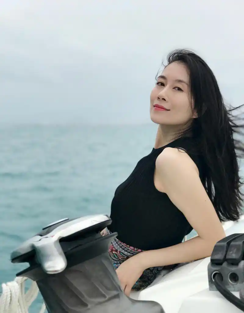 回顾老戏骨姚刚一辈子无儿无女如今53岁买千万豪宅自己一个人住