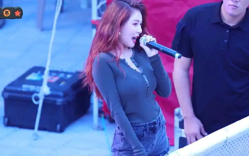 梦回2019年,点击量千万的《泫雅—babe》 校庆直拍