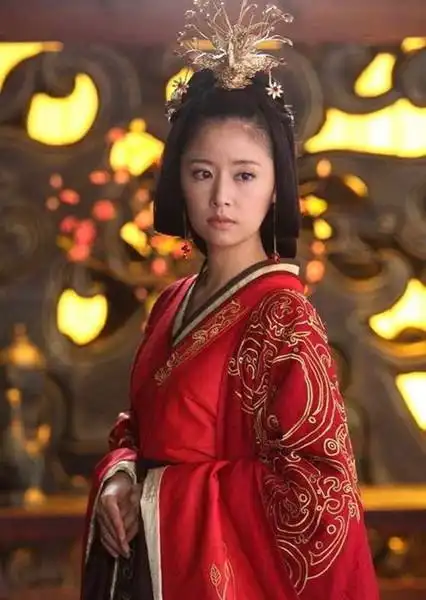 私家历史 《大汉天子》侧重前台政治,而由林心如饰演窦后的《美人心计