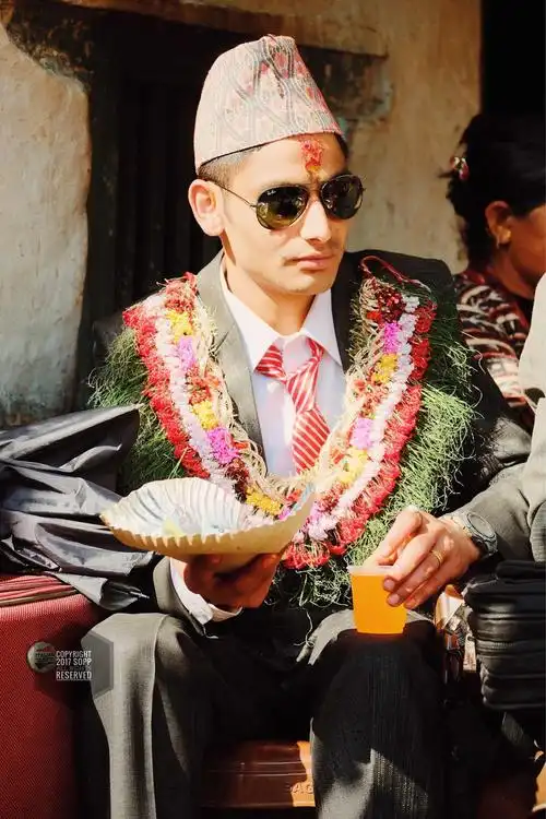 在尼泊尔山谷中的新娘