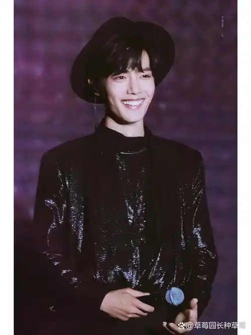 肖战泰国笑容封神 肖战,这是我见过的最美的笑容,因为包含着真诚,阳光