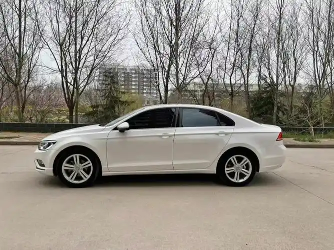 石家庄抵押车15年大众凌渡出售