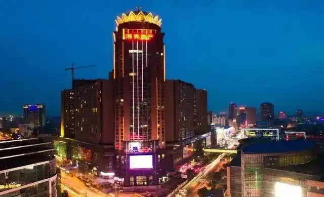 中国第一高,世界第二高;                  其实,经常来往于海亮广场