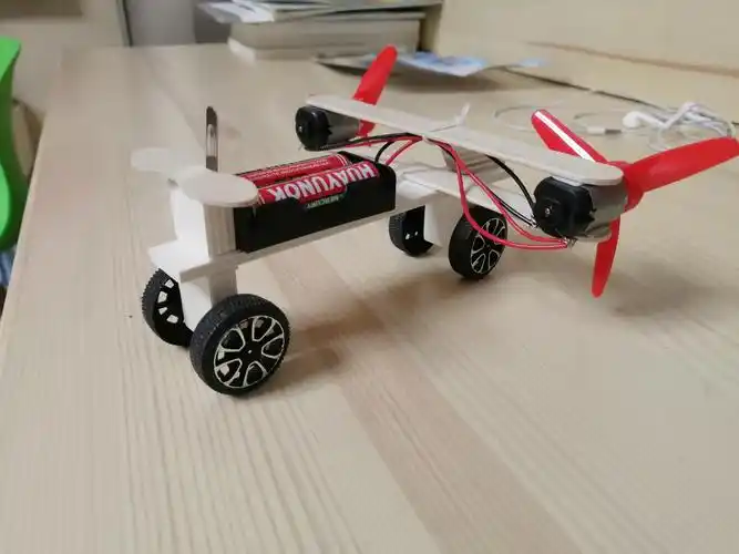 康绍东科技小制作——电动飞机