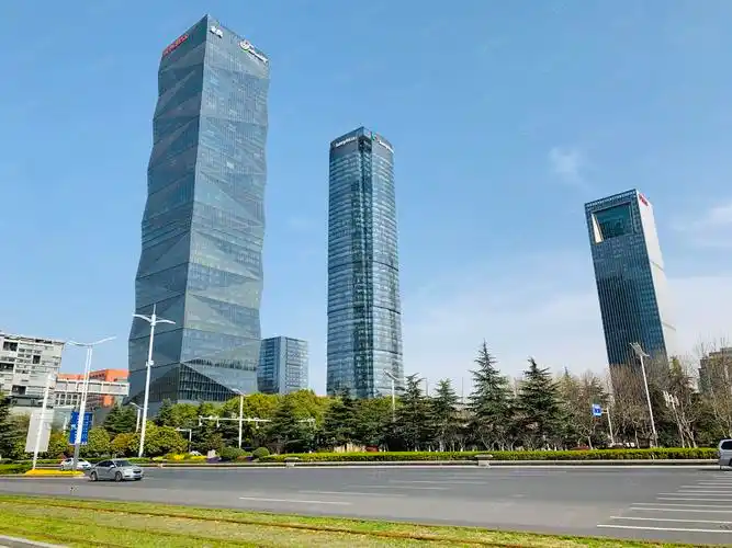 精装修东南朝向!,南京建邺奥体新地中心写字楼出租-南京58同城