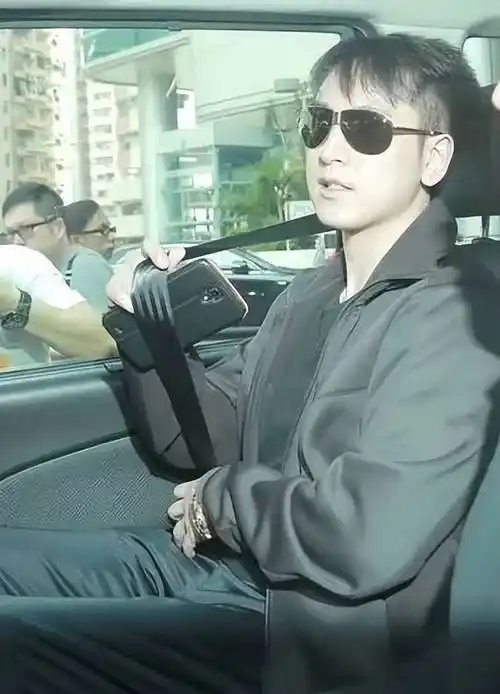 汤臣少主汤珈铖18岁做霸总身家百亿39未婚成父母心病