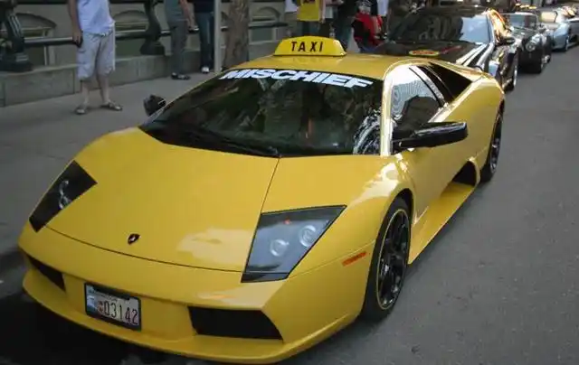 国外现豪华出租车,网友:一个月工资都不够坐一小时_懂车帝