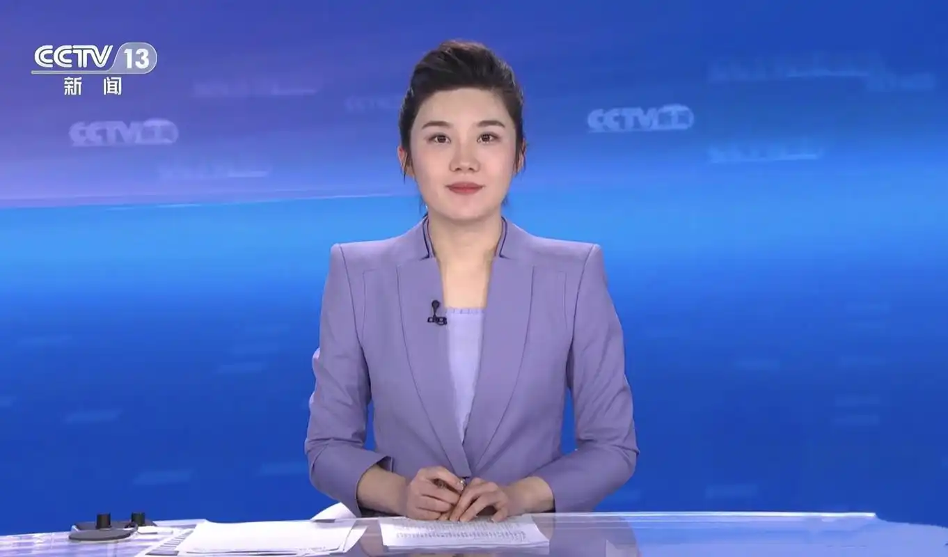 央视新面孔郑子可被重用,新闻播报节奏到位,典型播音腔被看好