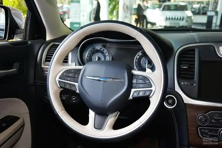 【 克莱斯勒300高清图片】_靛蓝/亚麻色_内饰_搜狐汽车网