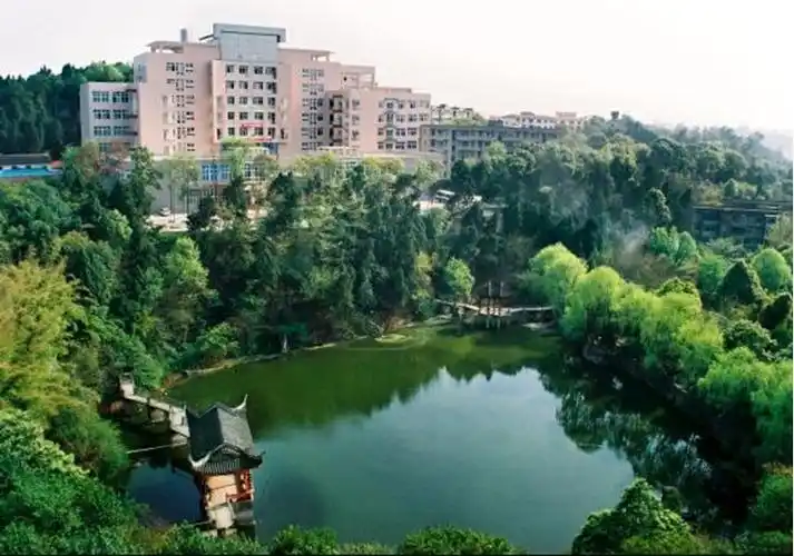 绵阳师范学院2北校区大观截至2016年底,学校拥有在职教职工1181人,专