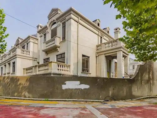 楼盘简介:           诚园南区(帝景天誉),翠屏集团继"中国十大别墅