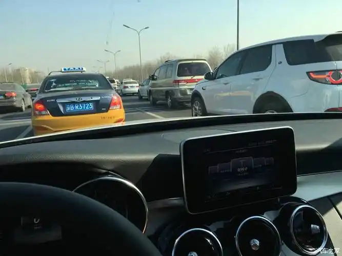 奔驰c200短轴 外白 内黑 小白提车作业